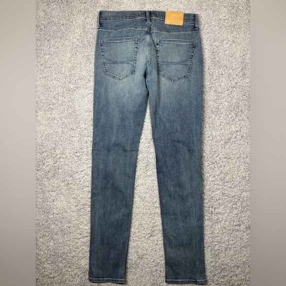 Hollister Jeans Mens 31 x 30 Stacked Skinny Stretch Distressed Denim Holes Party - Picture 4 of 4